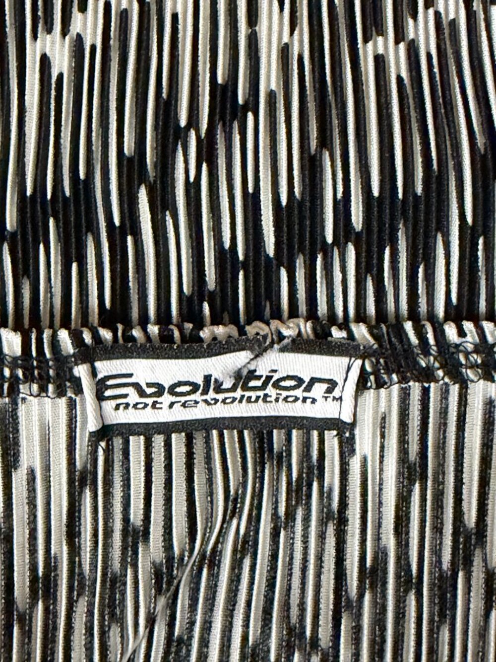 Evolution Not Revolution Halter Top Blouse Shirt Pleated Stretch Black White L - Picture 4 of 5